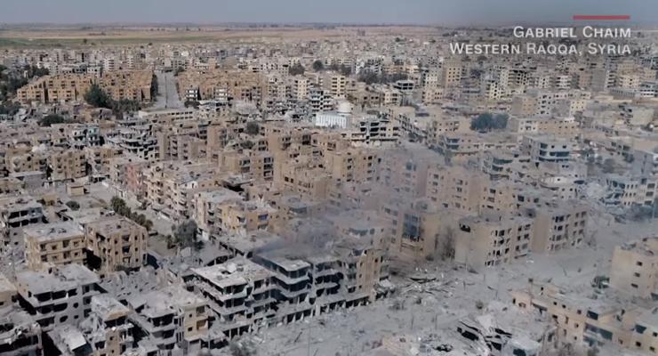 Руины иракской "столицы" ИГИЛ показали с беспилотника