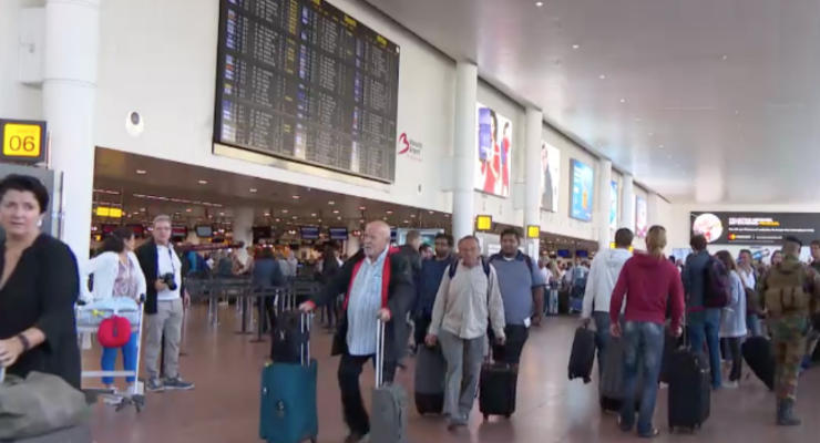 В аэропорту Брюсселя эвакуировали пассажиров из-за шутки о бомбе