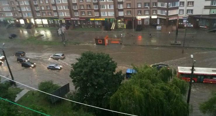 Ивано-Франковск затопил сильный ливень