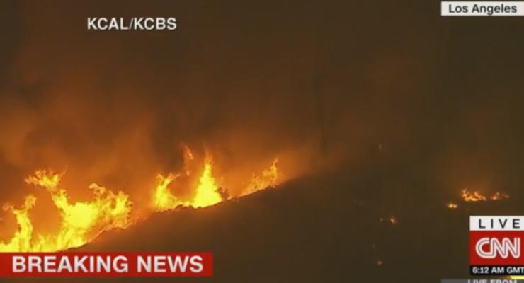 Пожары в округе Лос-Анджелес: объявлено чрезвычайное положение