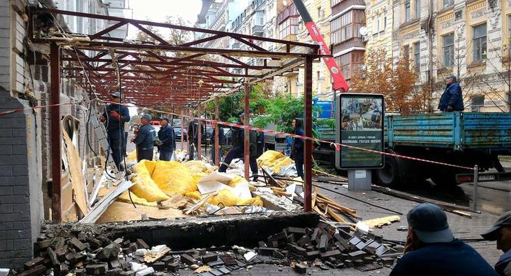 В центре Киева разгромили летнюю площадку паба ProRock