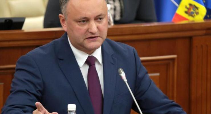 Парламент Молдовы обвинил Додона в превышении власти