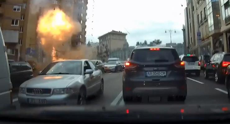Взрыв авто в центре Киева: видео регистратора