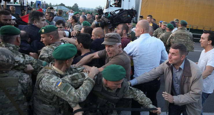 Прорыв Саакашвили: пограничникам приказали не использовать оружие