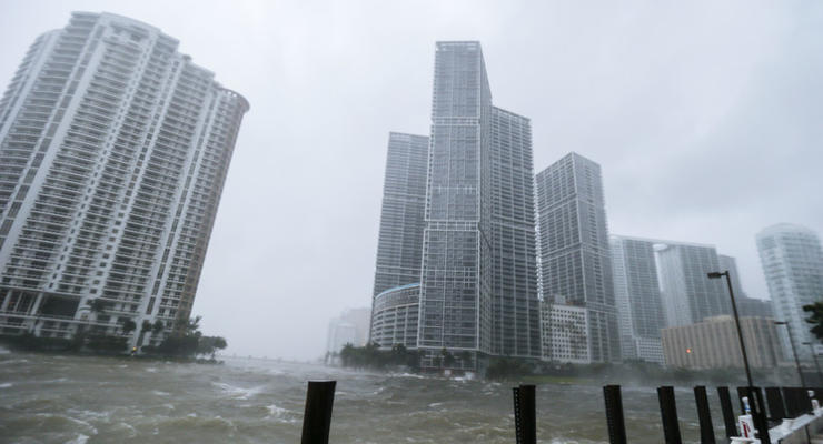 Затопленные улицы Майями: ураган Ирма добрался до Флориды