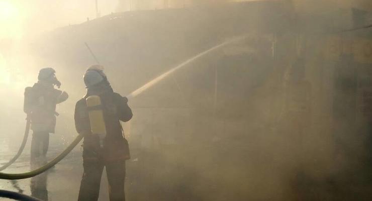 Пожар на рынке Колибрис на столичной Борщаговке ликвидирован
