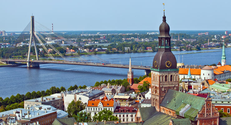 В Латвии чиновников учат, как распознавать шпионов