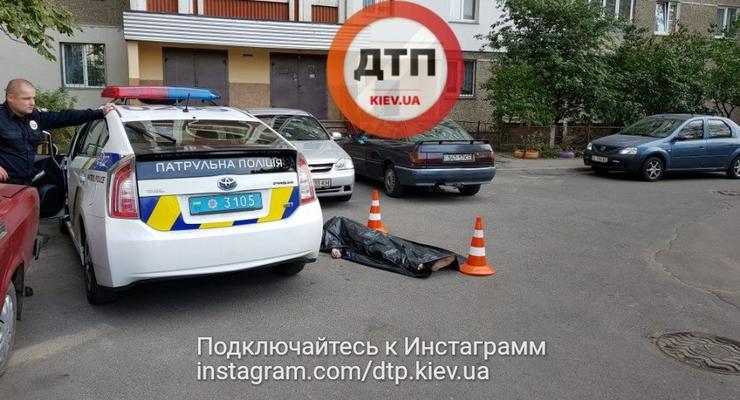 В Киеве мужчина выпал с 11 этажа
