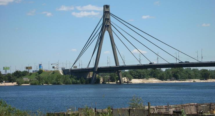 Киевские мосты проверят на прочность