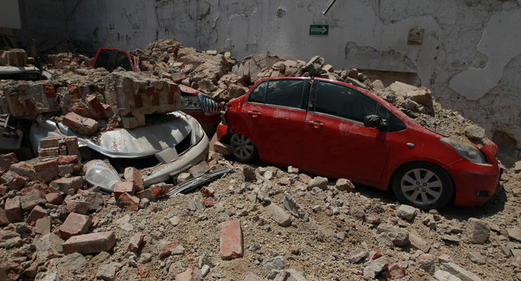 В Мексике мощное землетрясение магнитудой 7,1: фото, видео