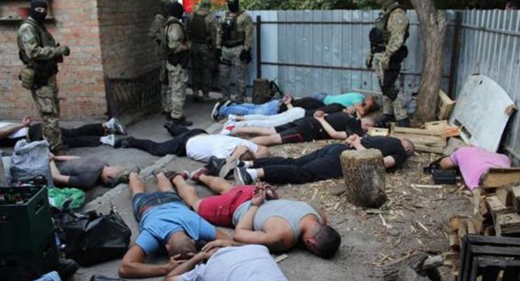 В Кропивницком задержали вооруженных участников криминальной "сходки"