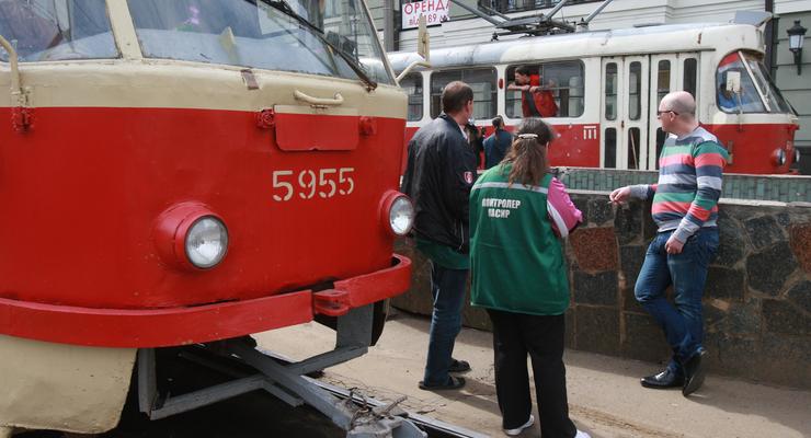 В Киеве возобновили работу два трамвайных маршрута