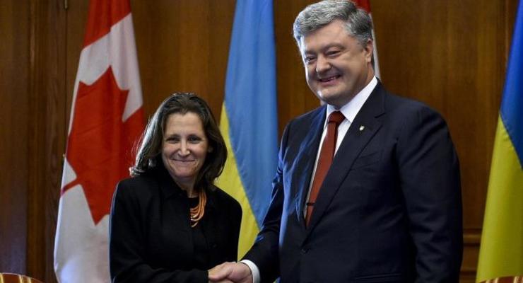 Порошенко обсудил в Канаде ввод миротворцев ООН