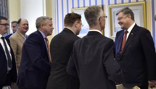 Порошенко пригласил канадских инвесторов в Украину