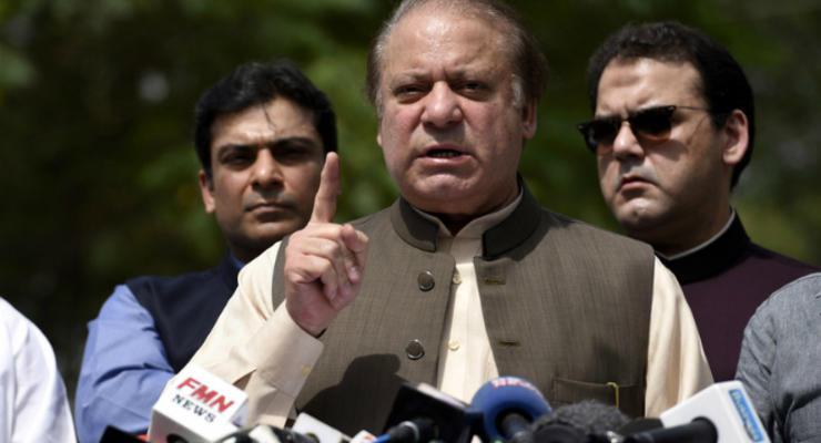 Экс-премьер Пакистана предстал перед антикоррупционным судом