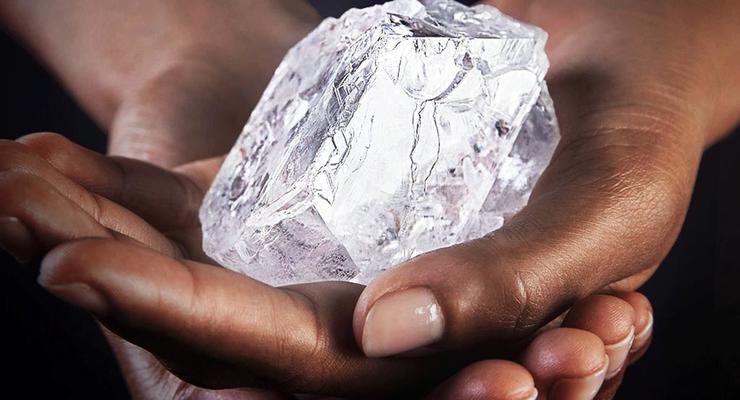 Самый большой в мире алмаз продали за $53 миллиона