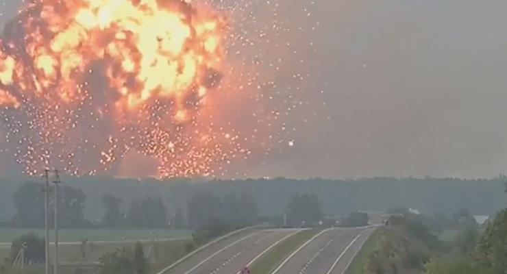 Появилось видео мощного взрыва в Калиновке