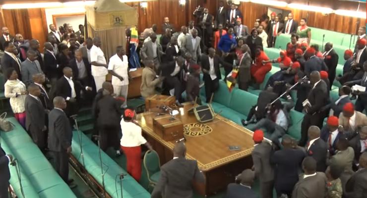 Почти как в Раде: как дерутся парламентарии Уганды