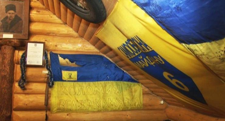 В Коломые в кафе сорвали со стен флаги Украины