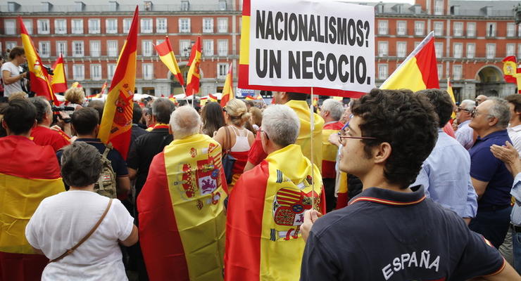В Мадриде протестуют против референдума в Каталонии