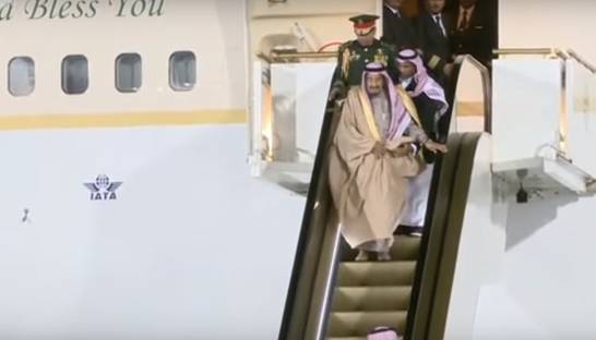 Во Внуково во время выхода саудовского короля из самолета сломался трап