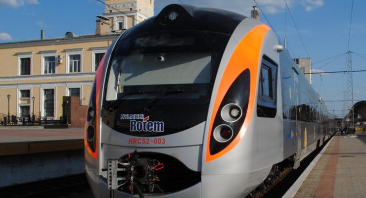 Из поезда Перемышль - Киев высадили 30 пассажиров