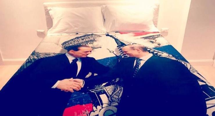 Берлускони подарил Путину постельное белье