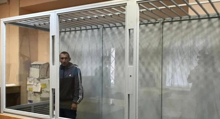 Прокуратура опровергла освобождение вандала, разбившего мемориал Небесной сотне в Киеве