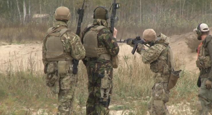 В Сети показали, как американцы тренируют украинский погранспецназ и КОРД