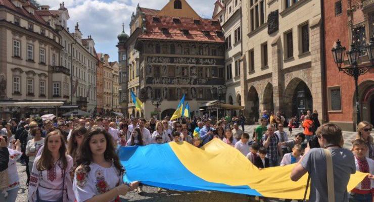 Чехи шлют извинения в украинское посольство из-за слов Земана - дипломат