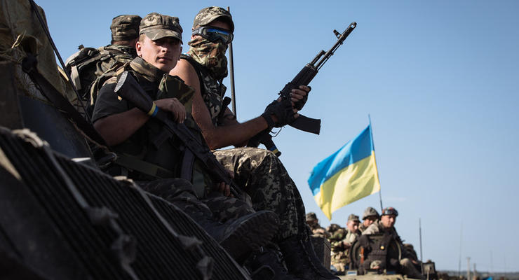Порошенко: В боях участвовали 300 тысяч украинцев