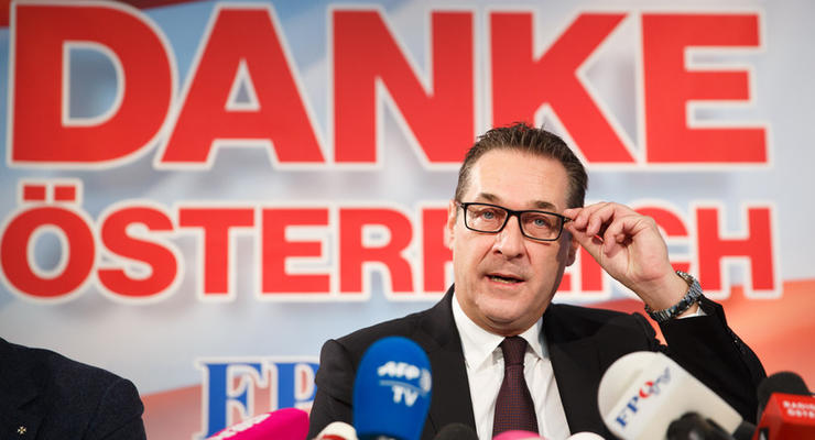 В Австрии ультраправые требуют отдать им контроль над МВД