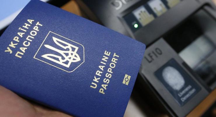 Украинцам уже выдали 5,6 млн биометрических паспортов