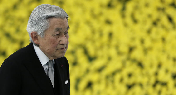 Император Японии определил дату отречения от престола - СМИ