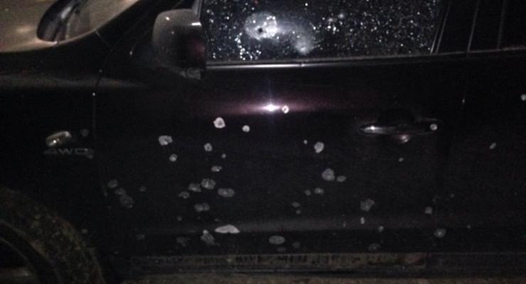 На Закарпатье в авто таможенника-взяточника бросили гранату