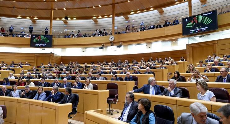Сенат Испании приостановил автономию Каталонии