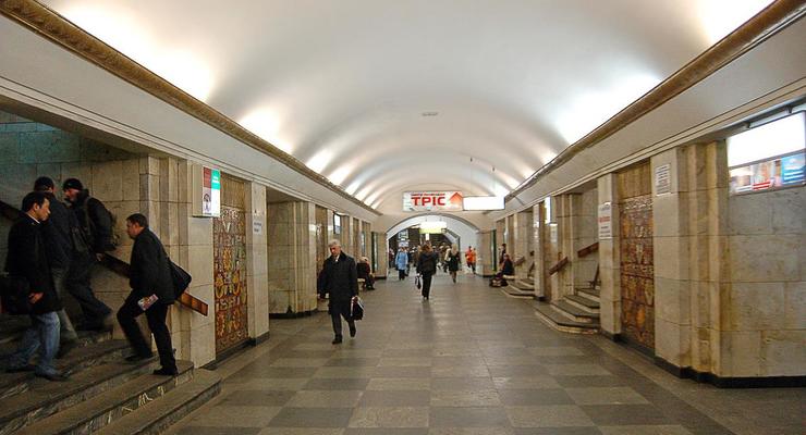 В Киеве станцию метро Хрещатик закрыли из-за сообщения о бомбе