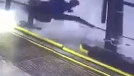 В Бразилии сотрудника автомойки намотало на щетку