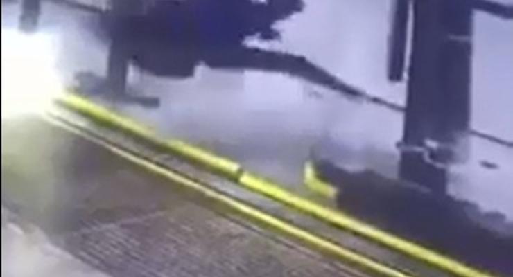 В Бразилии сотрудника автомойки намотало на щетку