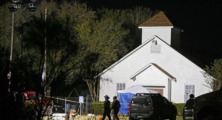 Стрельба в Техасе: Убийцу дважды ранил "вооруженный гражданин"