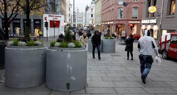 Борьба с терроризмом: в Осло установили огромные клумбы