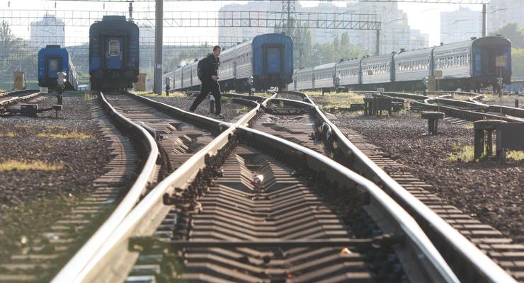 В Херсонской области приостановили движение поездов из-за авиабомбы