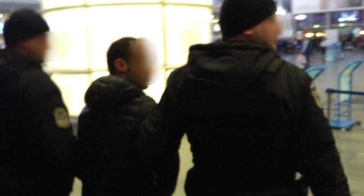В аэропорту Борисполь задержали торговца девушками