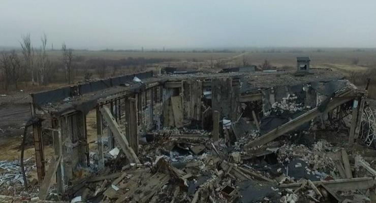 Луганский аэропорт уничтожили Точками-У с территории РФ - Минюст