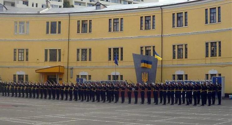 В Киеве прапорщик обокрал воинскую часть на 2,3 млн гривен