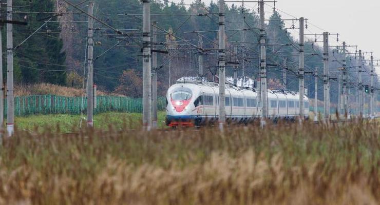 Россия запустила пассажирские поезда в обход Украины