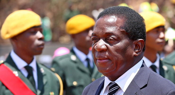 Президент Зимбабве отказывается принимать пищу и мыться - СМИ