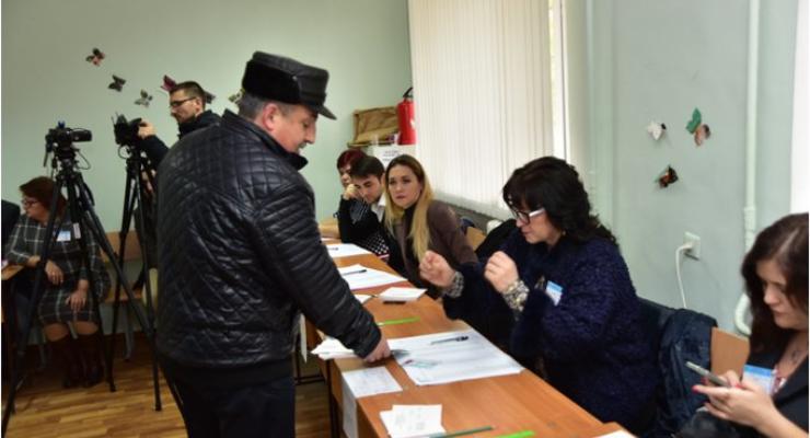 В Молдове провалился референдум об отставке мэра Кишинева