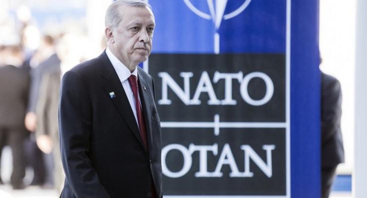 У Эрдогана усомнились в дальнейшей необходимости членства в НАТО