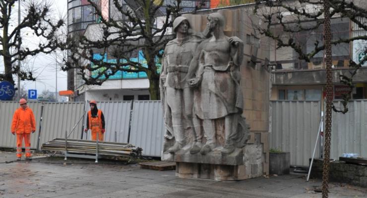 В Польше демонтировали памятник благодарности советской армии